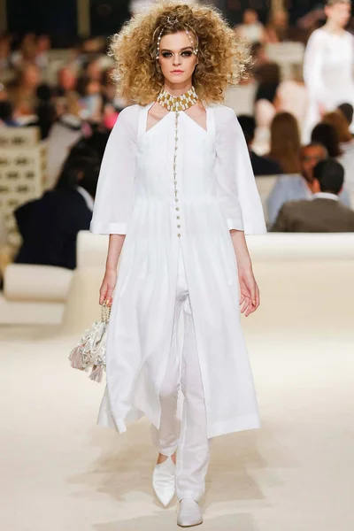 Look 74